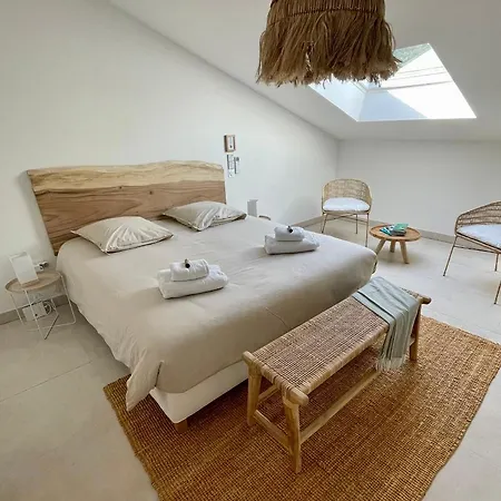 Paillote Perchee A 180 ° Sur La *