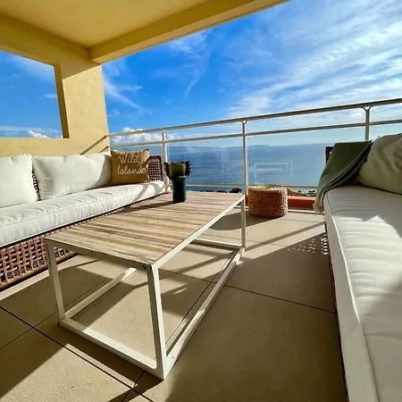 Appartement Paillote Perchee A 180 ° Sur La