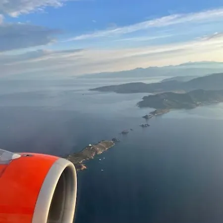 Appartement Paillote Perchee A 180 ° Sur La *