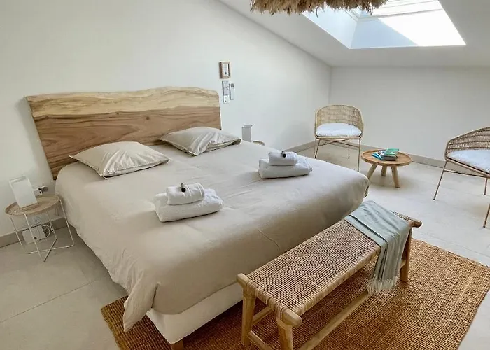 Paillote Perchee A 180 ° Sur La *